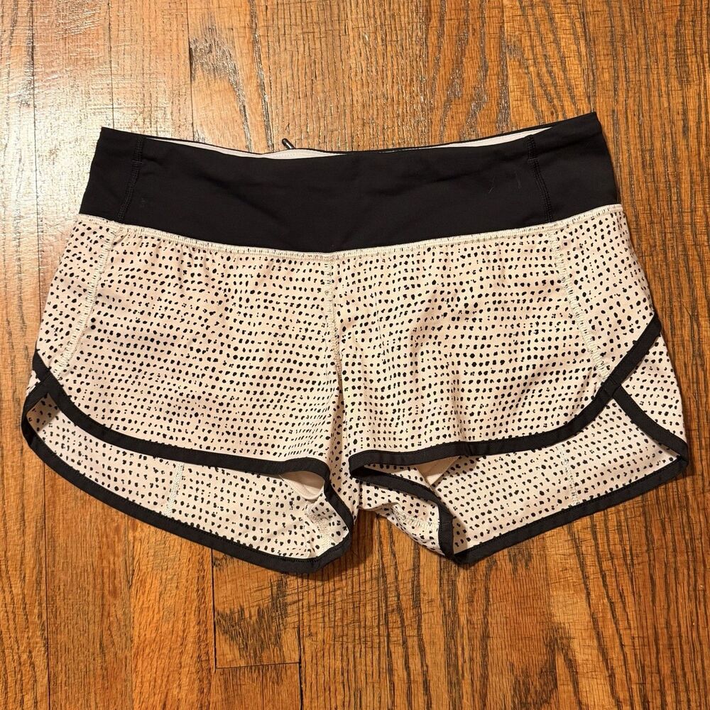 Lululemon Women’s Speed Up Short Sz 4, 2.5” Inseam Blush Abstract Dottie Dash